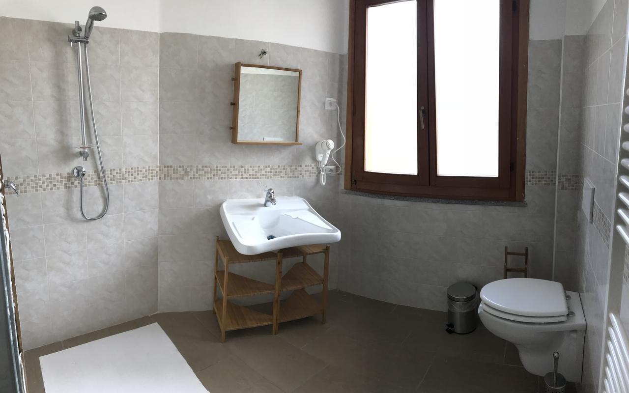 Ostello Casa Emmaus Maccagno Kültér fotó